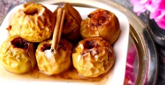 Запеченные яблоки с корицей и медом