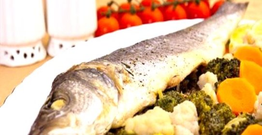 Сибас на пару с овощами