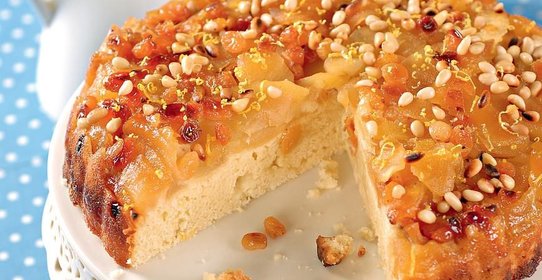 Яблочный пудинг с кедровыми орешками