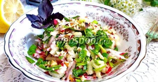 Салат из редиса и сельдерея