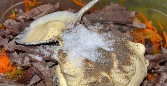 Салат с языком и морковью