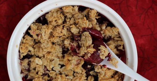 Вишневый крамбл