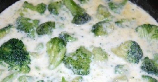 Брокколи в сливочном соусе