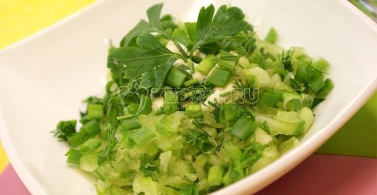 Салат с редькой и огурцом