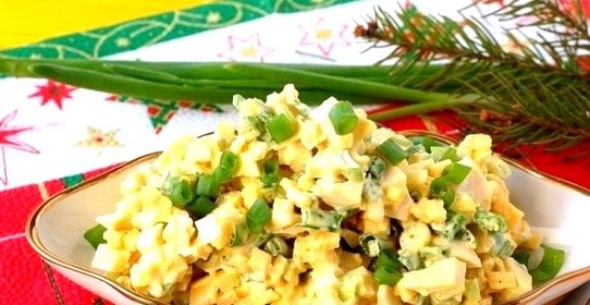 Салат из сыра с чесноком