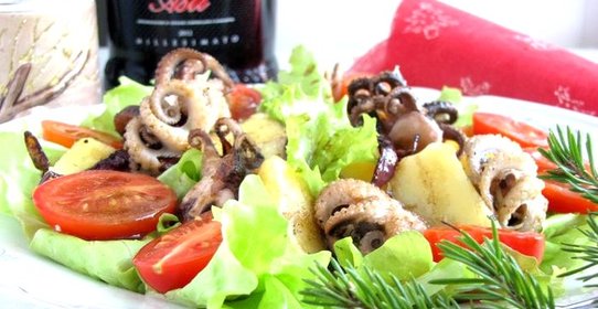 Салат из осьминога с картофелем