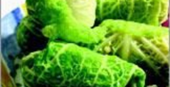 Капустные листья с перловой крупой