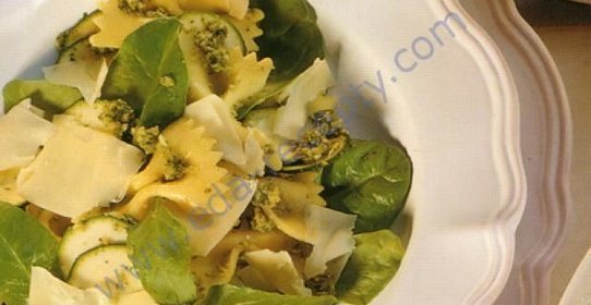 Салат с сыром и макаронами