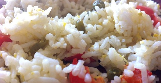 Рис с овощами и яйцом