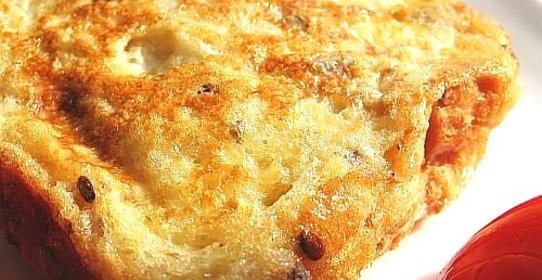 Гренки в омлете с сыром