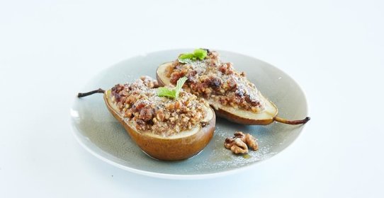 Запеченные груши с орехами
