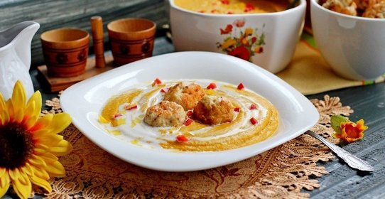 Пряный суп-крем из чечевицы и моркови