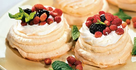 Меренги с земляникой