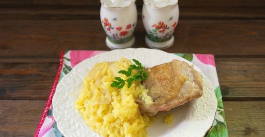 Рис с курицей и ананасами