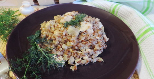 Сливочная гречка с грибами и курицей