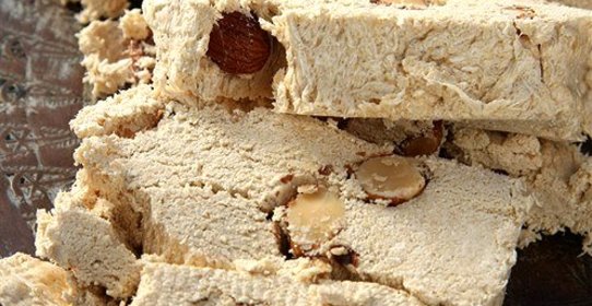 Халва из манной крупы с грецкими орехами и корицей