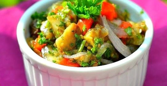 Салат с баклажанами и сладким перцем