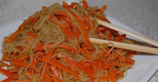 Салат из фунчозы с морковью