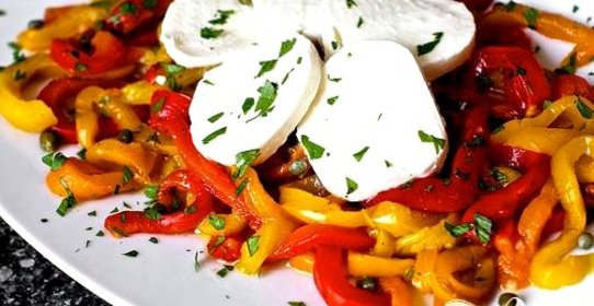 Запеченный болгарский перец с каперсами и Моцареллой