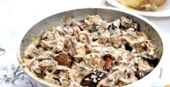 Опята со сметаной