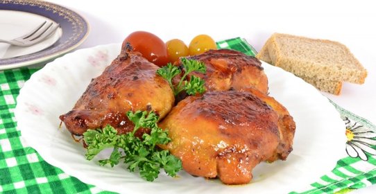 Куриные бедрышки запеченные в мультиварке