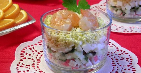 Салат с жареными креветками