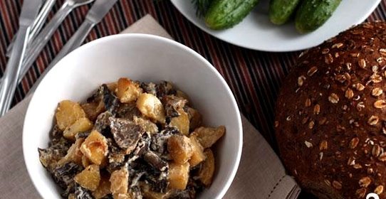 Опята с картошкой в сметане