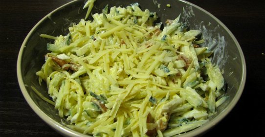 Салат из креветок и огурца