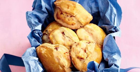 Сочни с творогом и сушеной клюквой