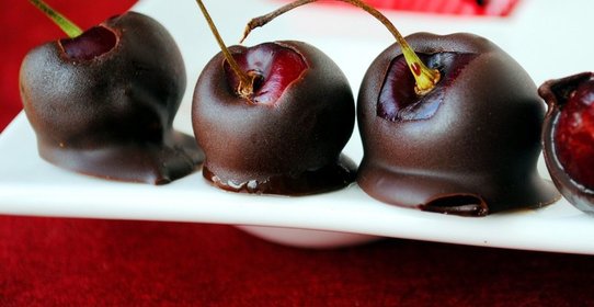 Вишня в шоколаде