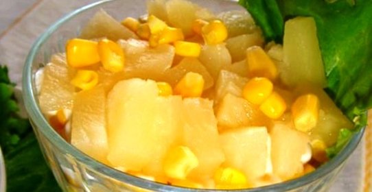 Салат с консервированными ананасами