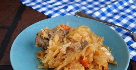 Тушеная капуста со свининой в мультиварке Поларис