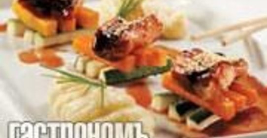 Угорь, запеченный в соевом соусе, с овощами и картофельным пюре