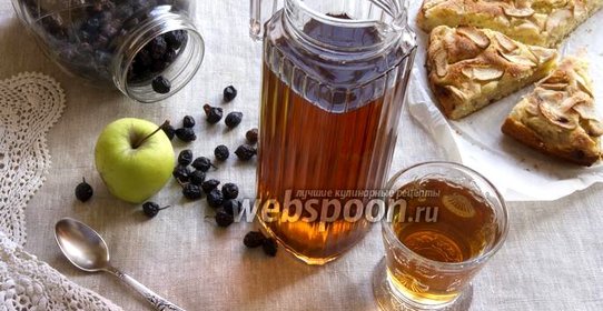 Компот из шиповника с яблоками