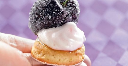 Творожно-вишневые пирожные