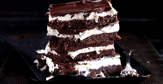 Холодный слоеный десерт