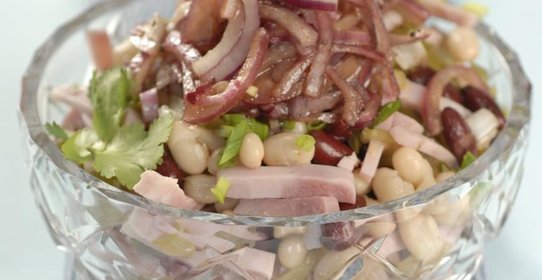 Салат из фасоли с бужениной
