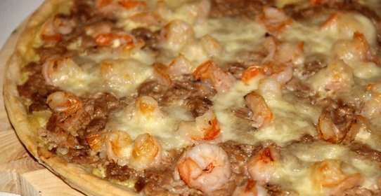 Пицца с тунцом и креветками