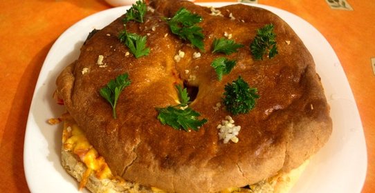 Запеченный лааваш с сыром и зеленью