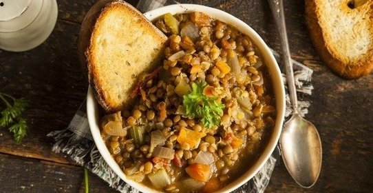 Чечевица с запеченным красным перцем