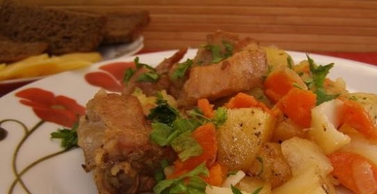 Жаркое со свиными ребрышками