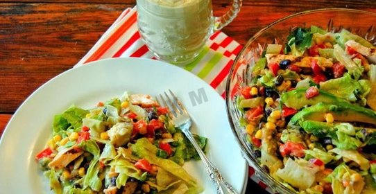 Салат с заправкой из авокадо