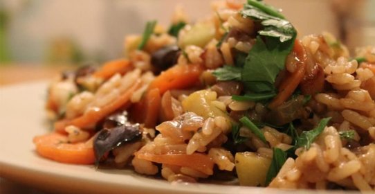 Рис с баклажанами и цукини