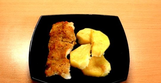 Пангасиус с картофелем в духовке