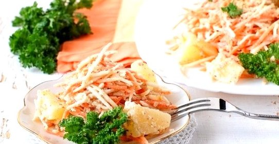 Салат из сельдерея моркови и ананасов