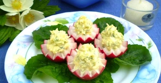 Салат в корзинках из редиса