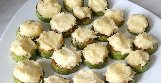 Кабачки с сыром и чесноком
