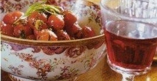 Салат из помидоров черри с горчицей