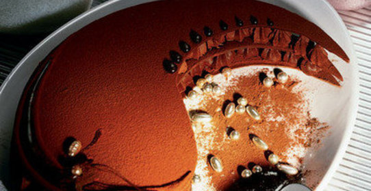 Шоколадное безе с пряным кремом