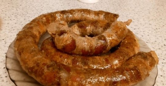 Домашние колбаски с вишневым ароматом